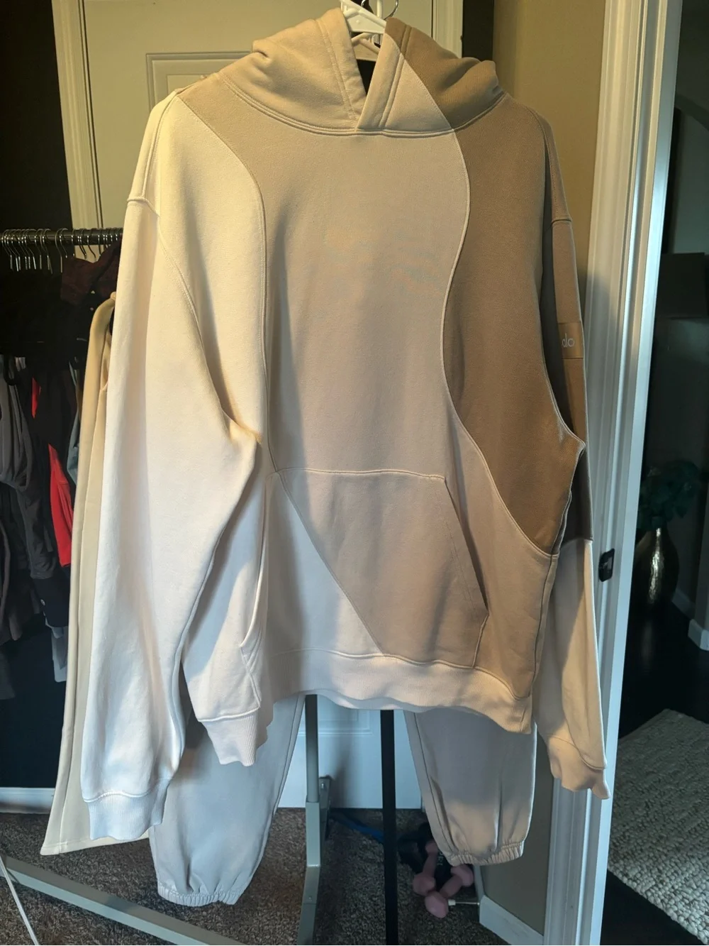ALO Yoga soft colorblock